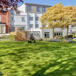 Western Pinewood Manchester Airport-wilmslow Aparthotel Wilmslow